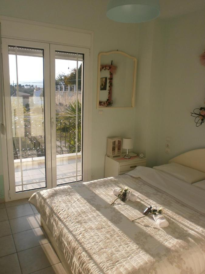 Beach Front House With View Marathos  Ngoại thất bức ảnh
